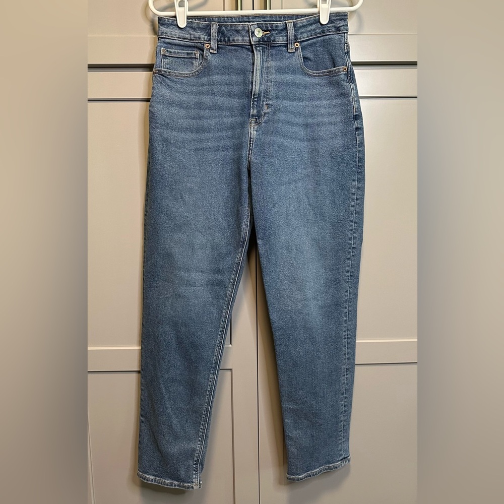 American Eagle Straight Leg Mom Jean